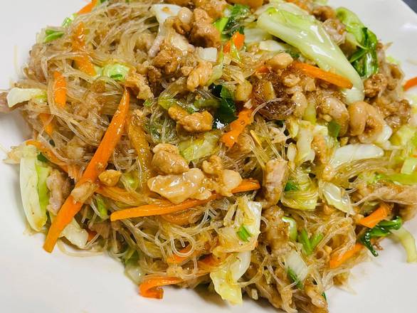 Taiwanese stir-fry rice noodle  (台式炒米粉）